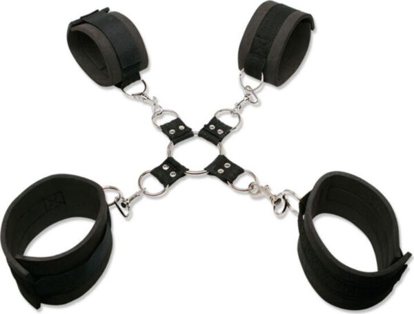 Pipedream Extreme Hogtie Kit cu manșete pentru încheieturi, bride pentru glezne, hogtie metalic și mască