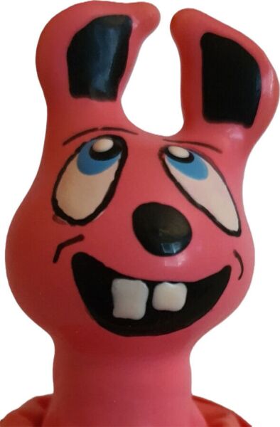 Prezervativ de fantezie Condomerie Laughing Pink Hare, cu o iepuroaică roz pictată manual